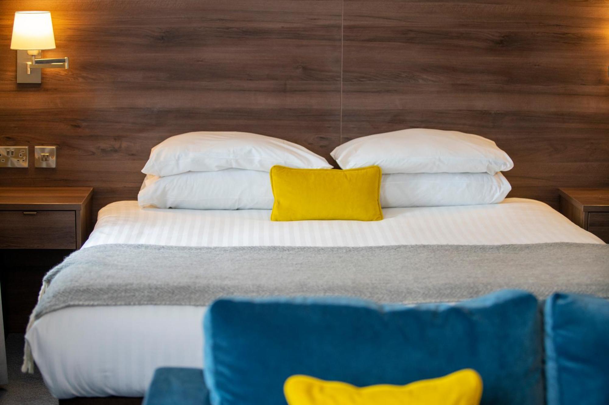 Beaufort Park Hotel 3*