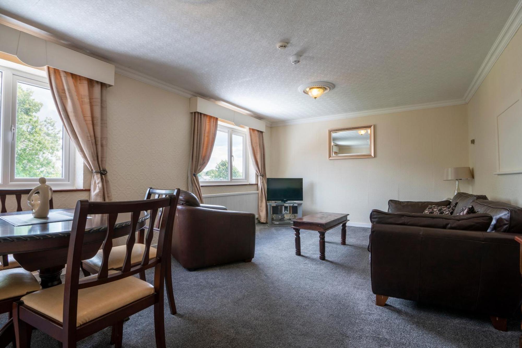 Beaufort Park Hotel Mold
