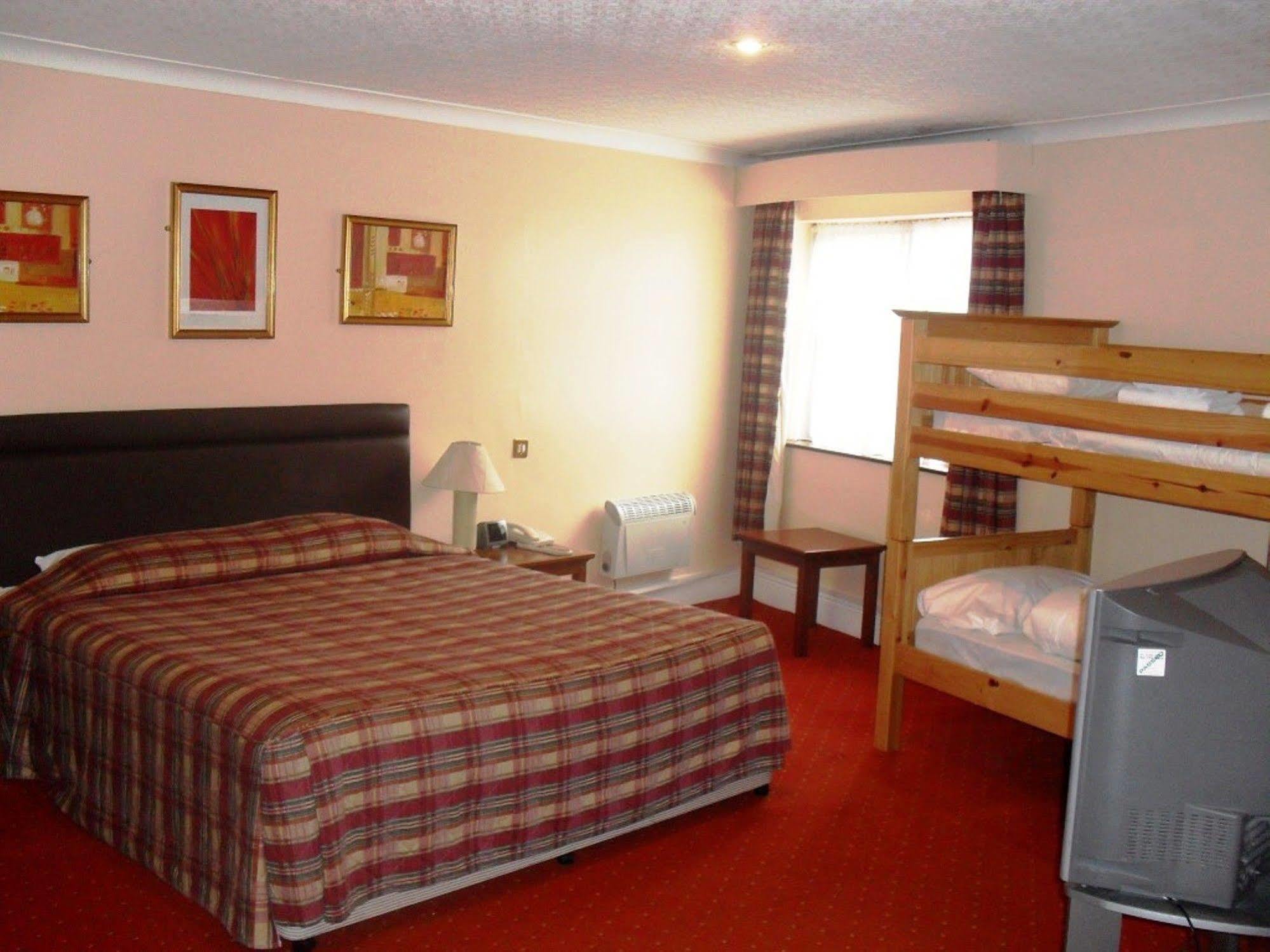 Beaufort Park Hotel Mold