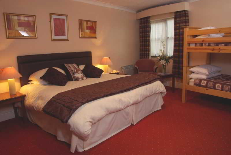 Beaufort Park Hotel 3*